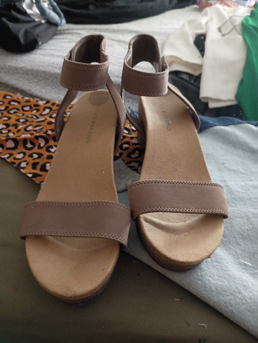 Lucky Brand Tan Brown Ankle-Strap Sandals